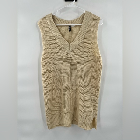 H&M Divided cream sleeveless sweater size XXS - Picture 1 of 8